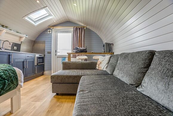 1-Bedroom Hot Tub Cabin in Memus, Memus