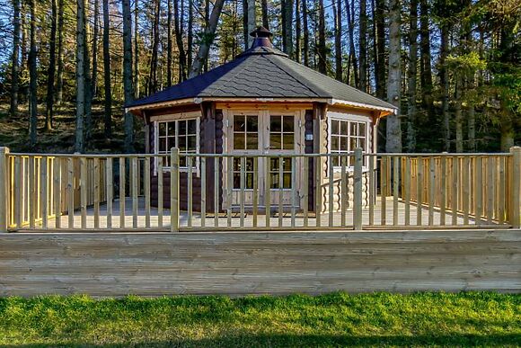 1-Bedroom Lodge with Hot Tub in Kirriemuir, Kirriemuir