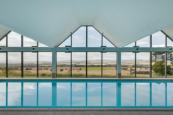 2-Bedroom Hot Tub Lodge in Aberlemno, Aberlemno