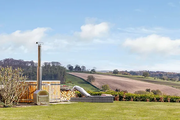 3-Bedroom Hot Tub Lodge in Abernyte, Abernyte